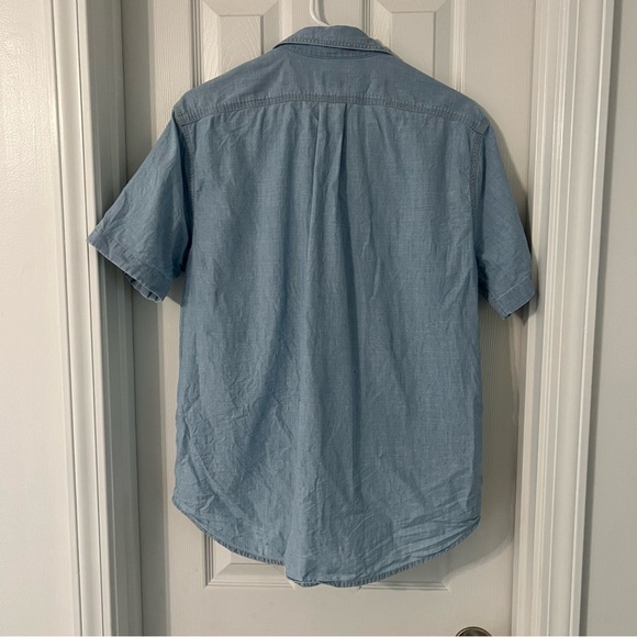 JCrew Chambray Denim Short Sleeve Shirt (M) - Picture 2 of 6